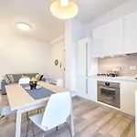 Polo Universitario Apartment By Mmega